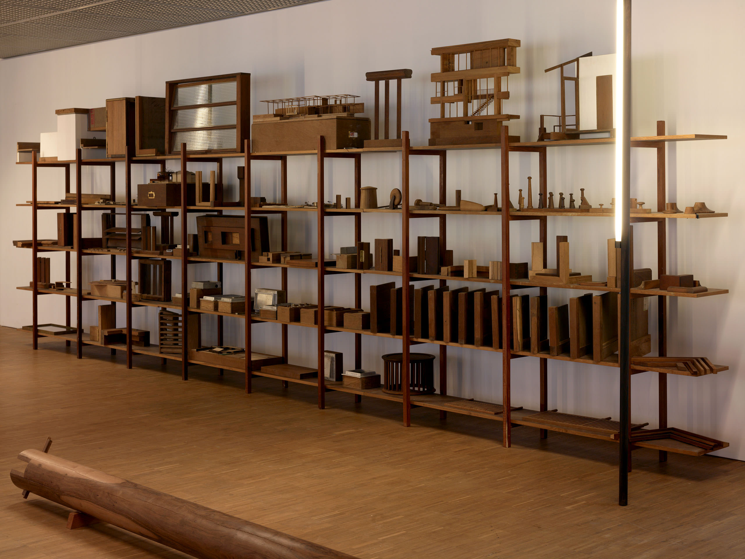 E11328 AP45 028136 j2560